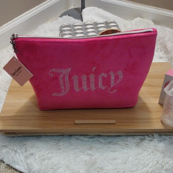 Juicy Couture Hot Pink Large Cosmetic Pouch 🆕 - Picture 1 of 6